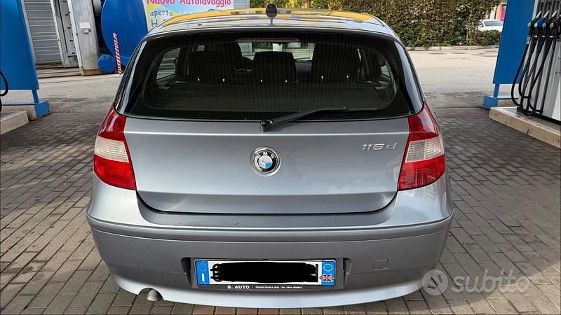 Usata BMW 118 122 CV (89 kW) 2005 Blu Utilitaria