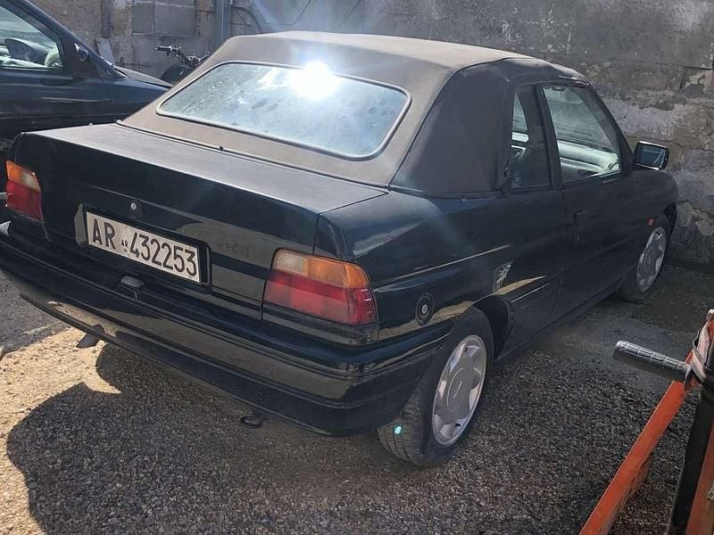 Usata Ford Escort Cabriolet 105 CV (77 kW) 1991 Cabrio