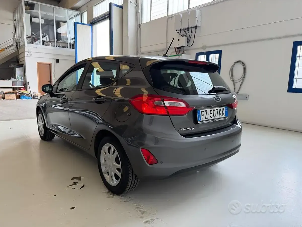 Usata Ford Fiesta Titanium 75 CV (55 kW) 2019 Grigio Utilitaria