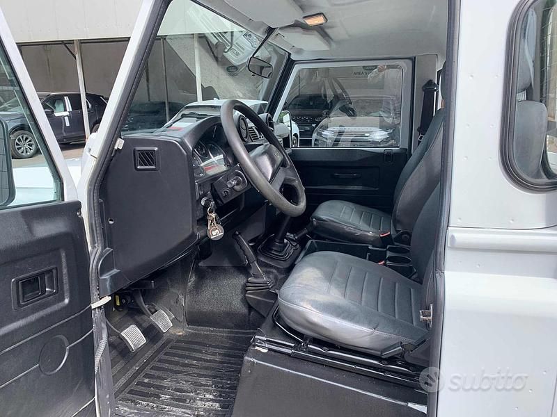 Usata Land Rover Defender 122 CV (89 kW) 2013 Bianco SUV