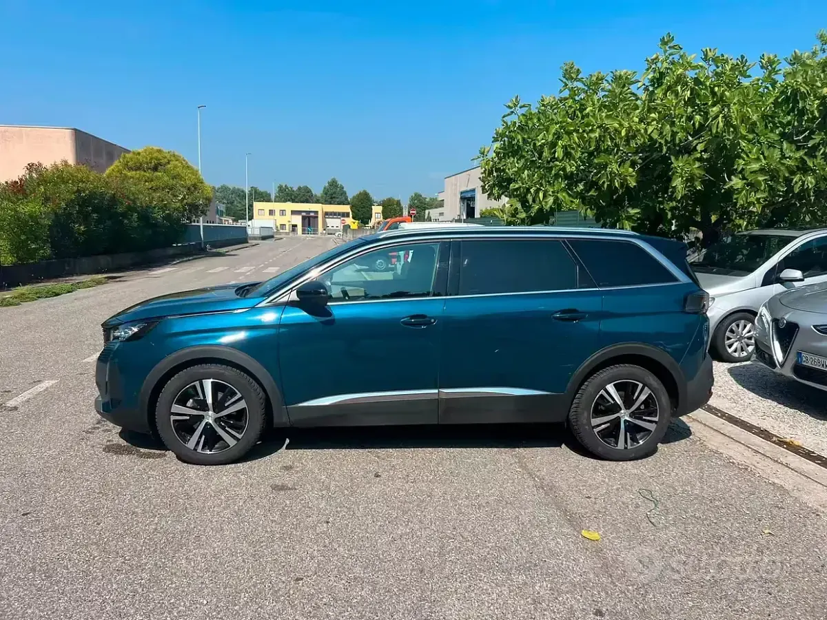 Usata Peugeot 5008 GTi 177 CV (130 kW) 2022 Blu SUV