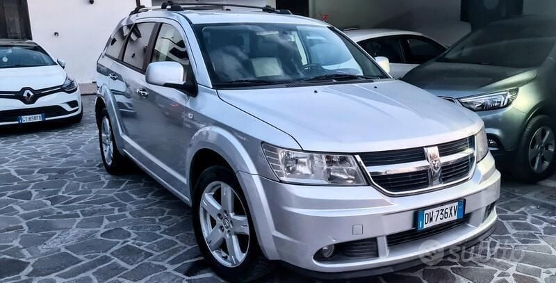 Usata Dodge Journey 140 CV (102 kW) 2009 Argento SUV