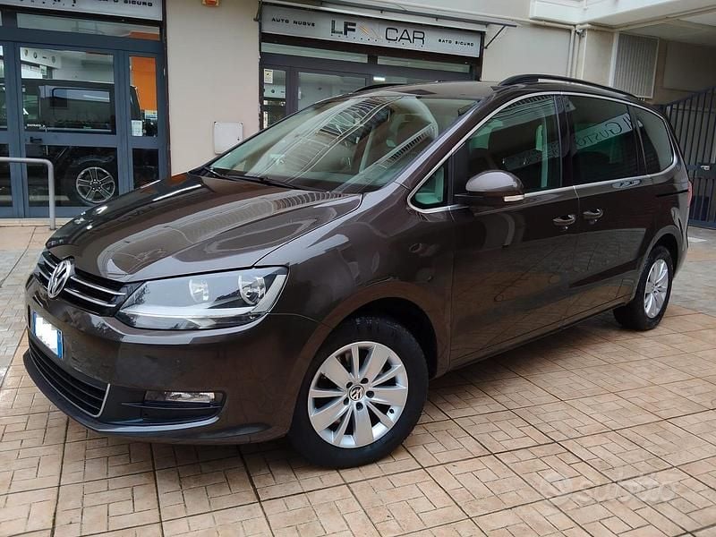 Marrone Usata 2014 VW Sharan Comfortline Monovolume | 14.900 € (Buon prezzo) - Immagine 1/4