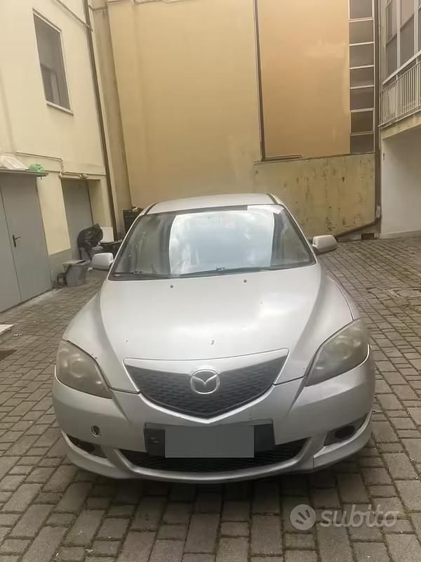 Usata Mazda 3 109 CV (80 kW) 2005 Grigio Utilitaria