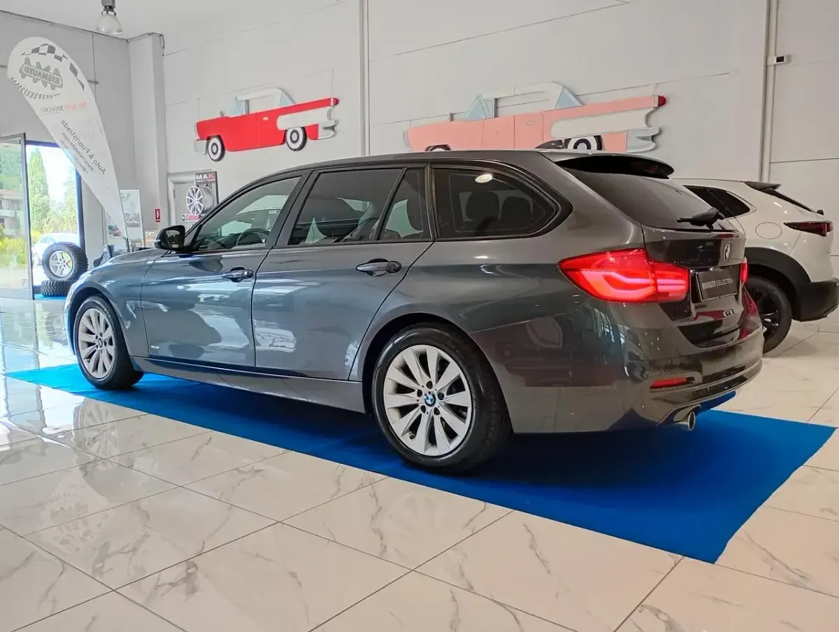 Usata BMW 318 Sport Line 149 CV (109 kW) 2016 Grigio Station wagon