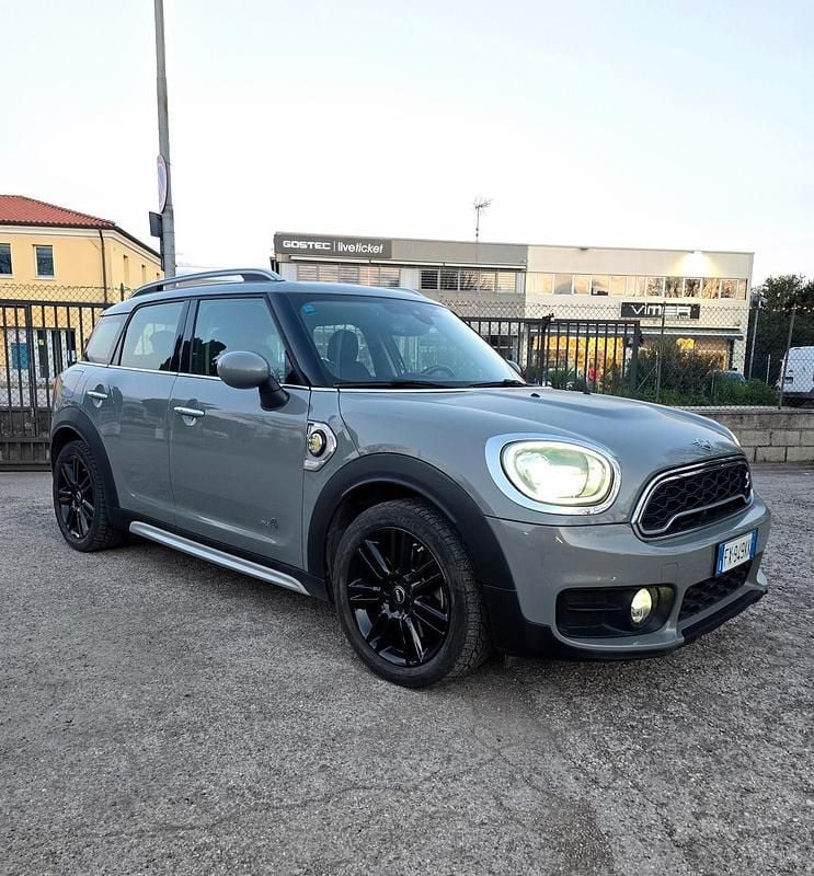 Usata Mini Cooper Countryman Business 135 CV (99 kW) 2019 Grigio SUV