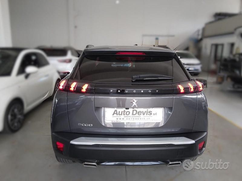 Usata Peugeot 2008 Allure 131 CV (96 kW) 2023 Grigio SUV