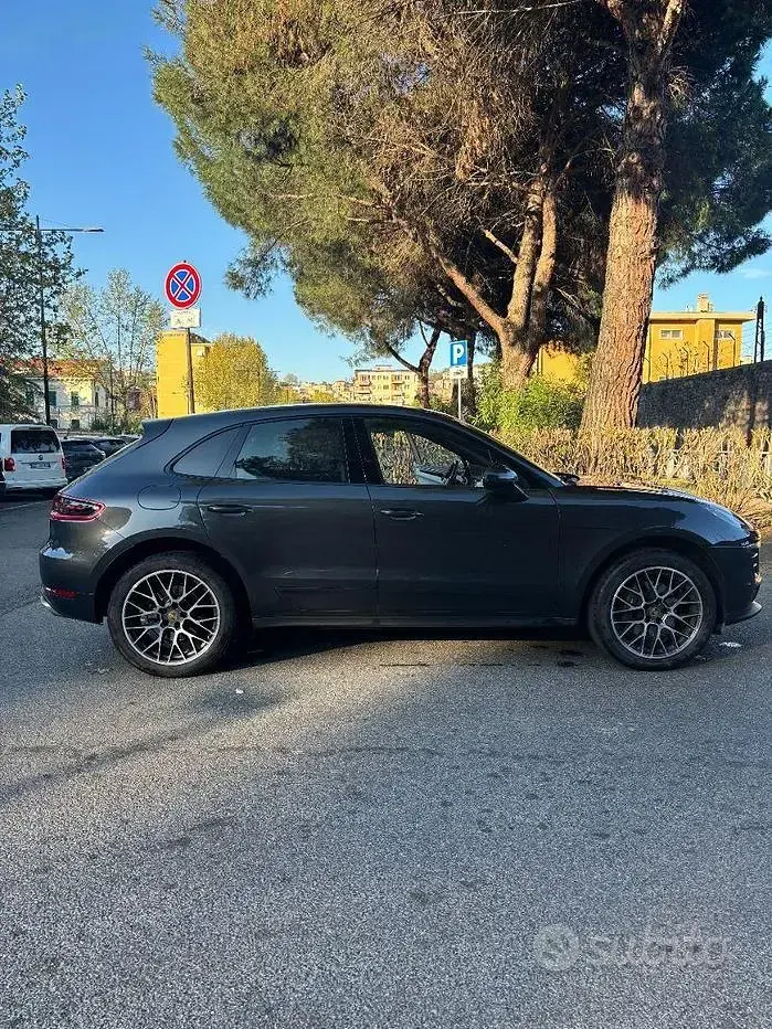 Usata Porsche Macan 245 CV (180 kW) 2018 Grigio SUV