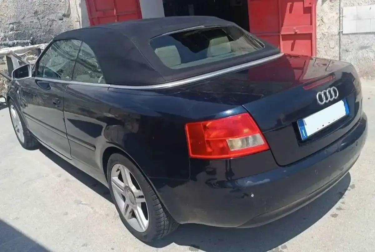 Usata Audi A4 Cabriolet 163 CV (119 kW) 2005 Blu/azzurro Cabrio