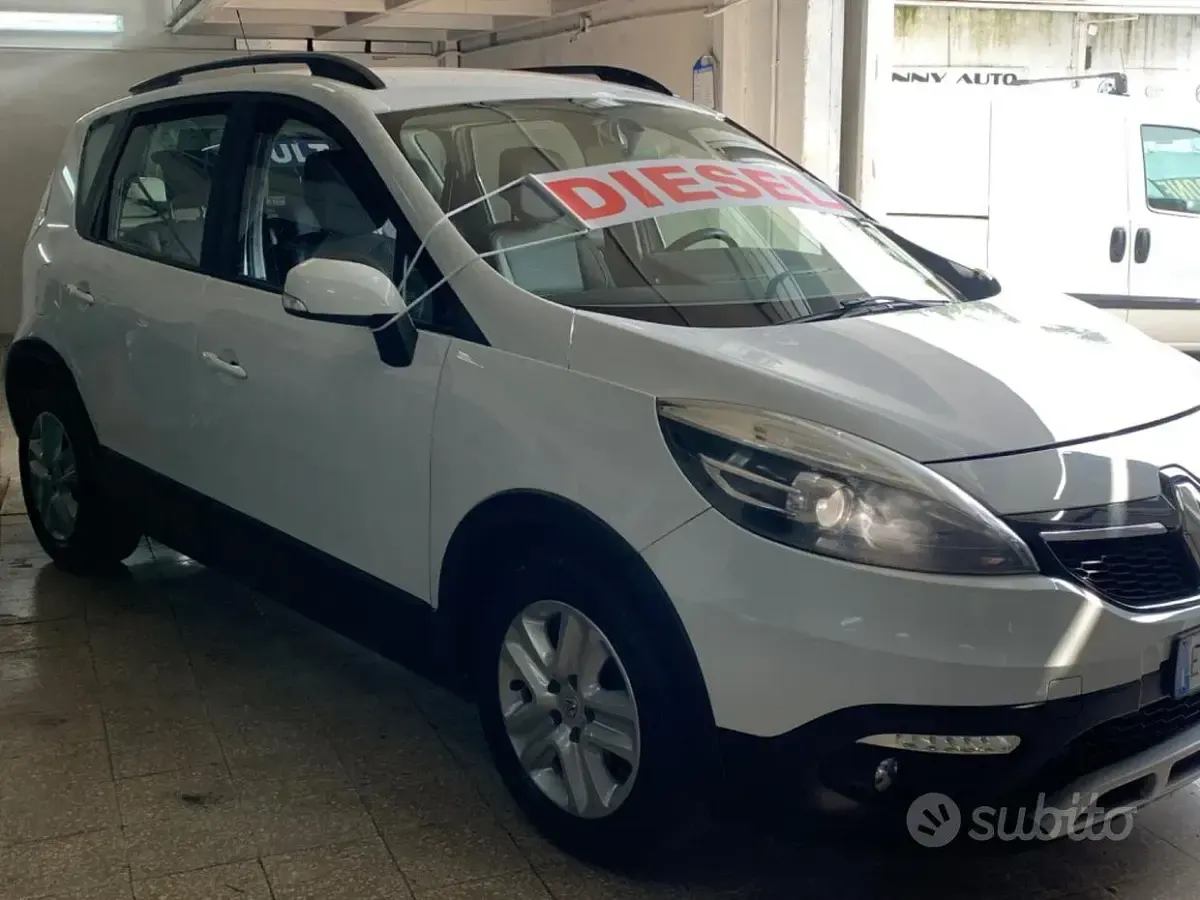 Usata Renault Scenic E-Tech XMOD 110 CV (80 kW) 2015 Bianco Monovolume