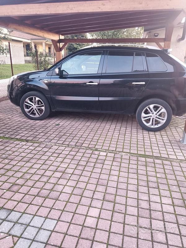 Usata Renault Koleos 175 CV (128 kW) 2011 Nero SUV