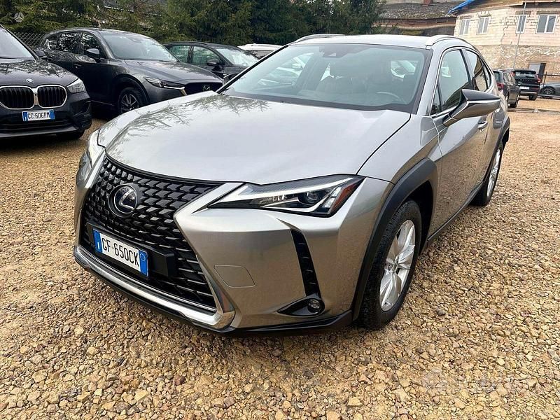 Usata Lexus UX Business Edition 152 CV (111 kW) 2021 Grigio SUV