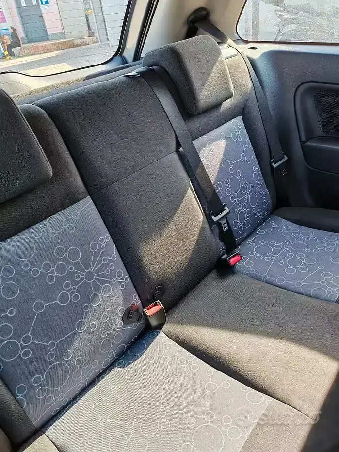Usata Ford Fiesta 75 CV (55 kW) 2007 Grigio Utilitaria