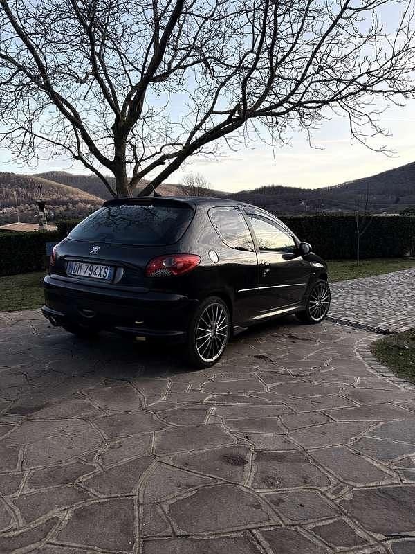 Usata Peugeot 206 109 CV (80 kW) 2007 Nero Berlina