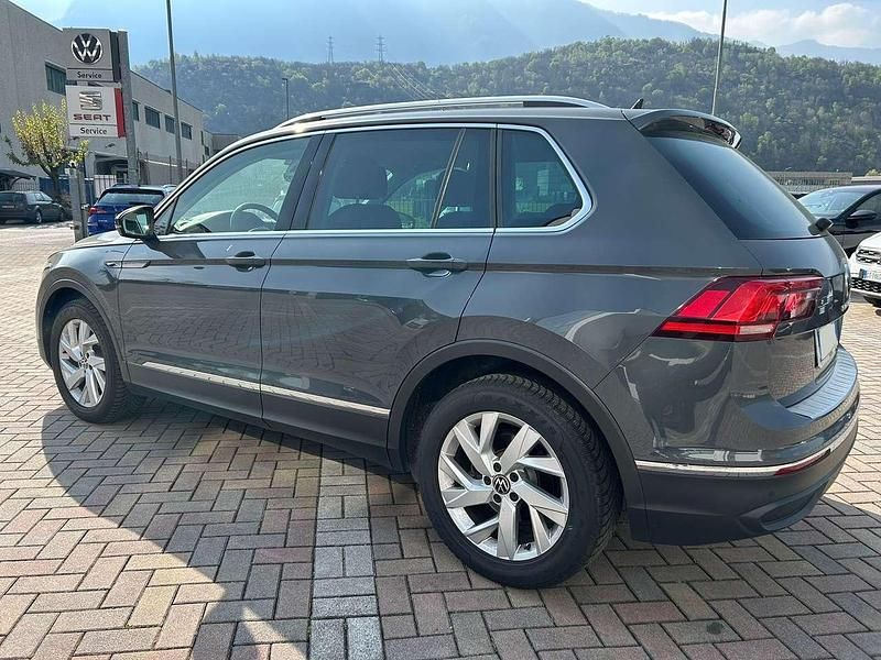 Usata VW Tiguan 150 CV (110 kW) 2023 Grigio SUV