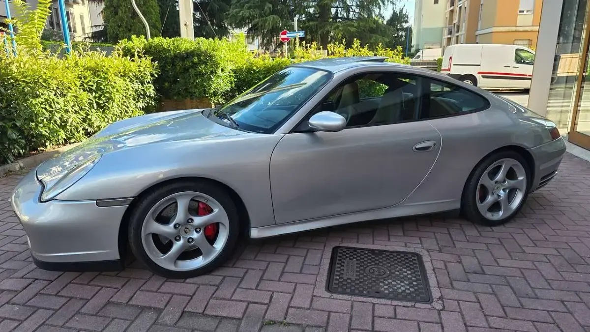 Usata Porsche 996 320 CV (235 kW) 2003 Argento Coupé