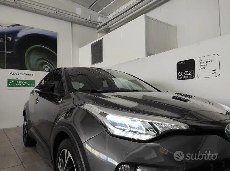 Usata Toyota C-HR Trend 152 CV (111 kW) 2022 Grigio SUV