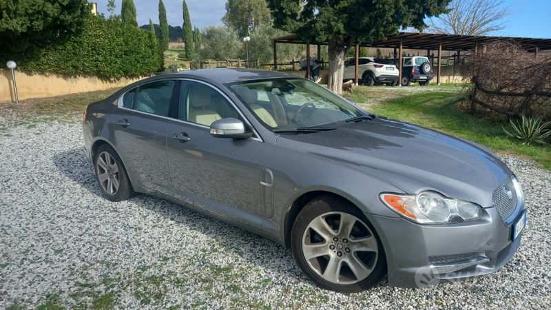 Usata Jaguar XF 207 CV (152 kW) 2011 Grigio Berlina