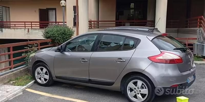 Usata Renault Mégane 110 CV (80 kW) 2009 Grigio Berlina