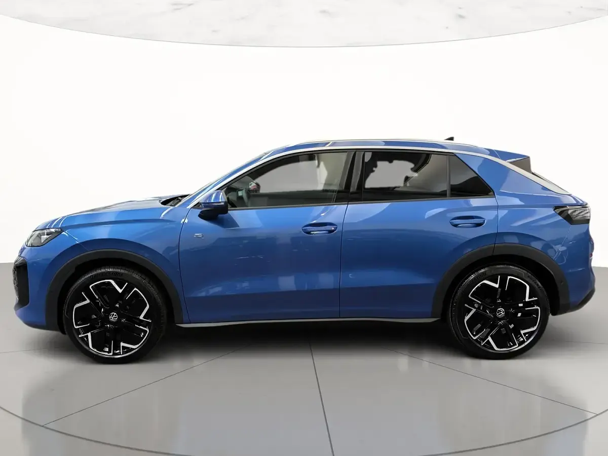Nuova VW T-Roc R-line 150 CV (110 kW) 2026 Celestial blue metallizzato SUV