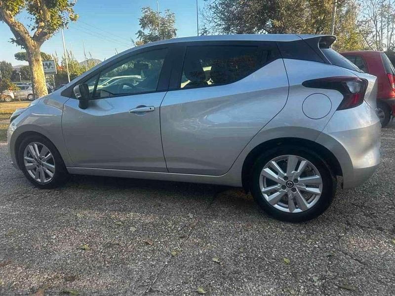 Usata Nissan Micra Acenta 101 CV (74 kW) 2021 Argento Berlina