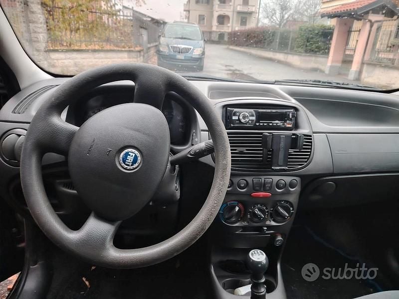 Usata Fiat Punto 60 CV (44 kW) 2007 Nero Berlina