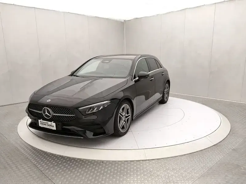 Usata Mercedes A200 AMG Line Premium 150 CV (110 kW) 2023 Nero Utilitaria