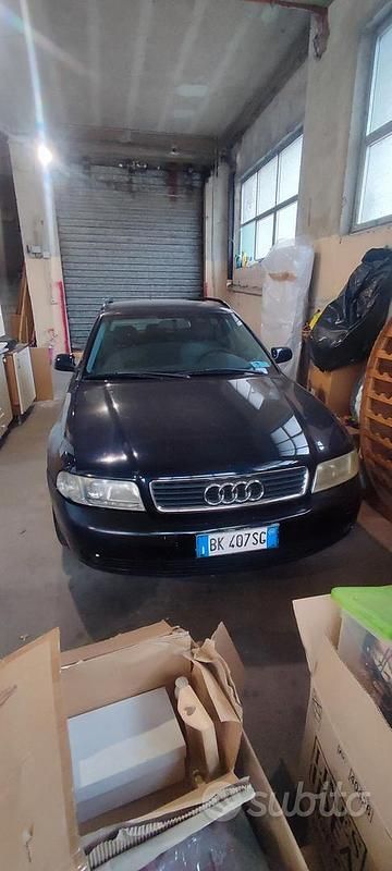 Usata Audi A4 110 CV (80 kW) 1999 Blu Station wagon