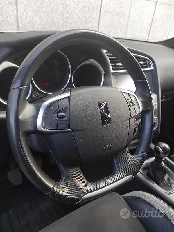 Usata DS Automobiles DS4 So Chic 120 CV (88 kW) 2017 Bianco Utilitaria