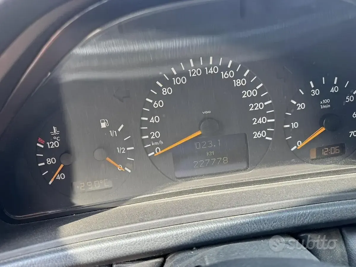 Usata Mercedes CLK200 136 CV (100 kW) 2003 Grigio Cabrio