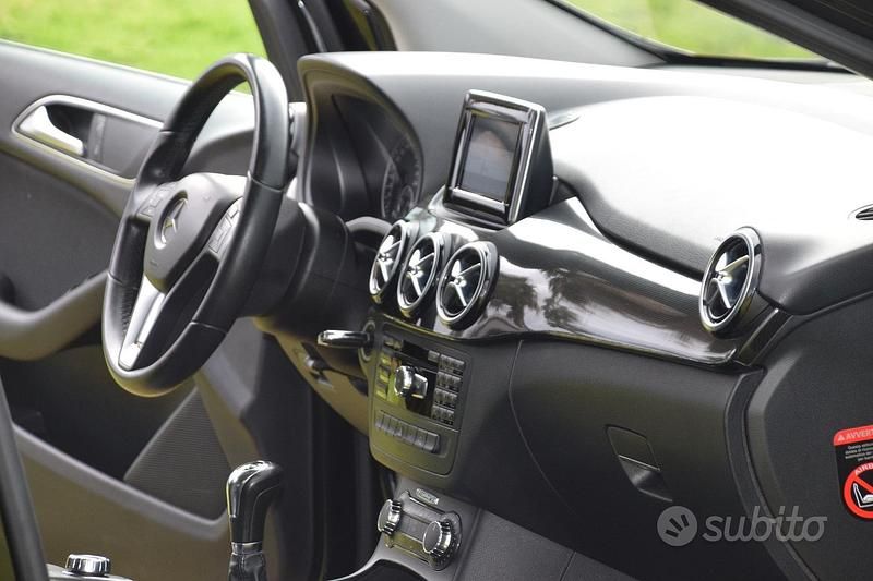 Usata Mercedes B180 Executive 109 CV (80 kW) 2013 Nero Utilitaria