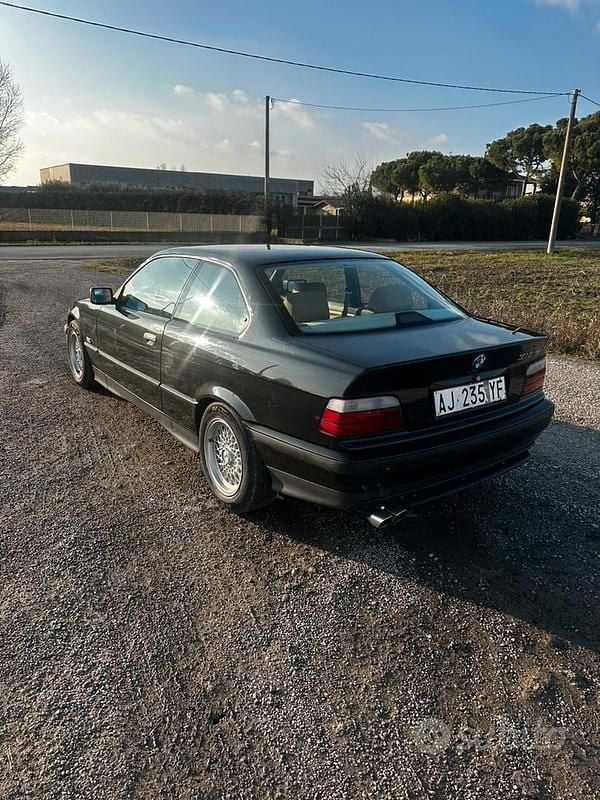 Usata BMW 318 140 CV (102 kW) 1996 Coupé
