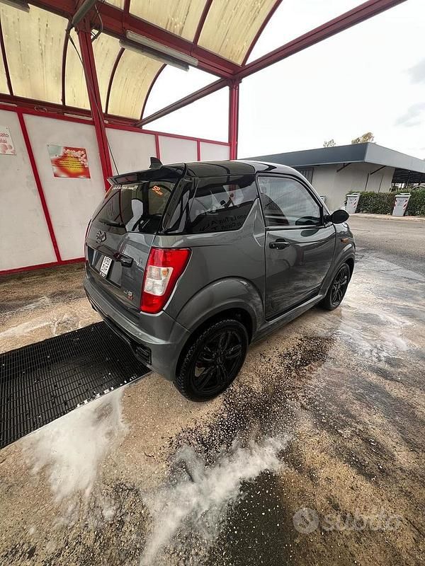 Begagnad Ligier JS50 2019 Grå Halvkombi