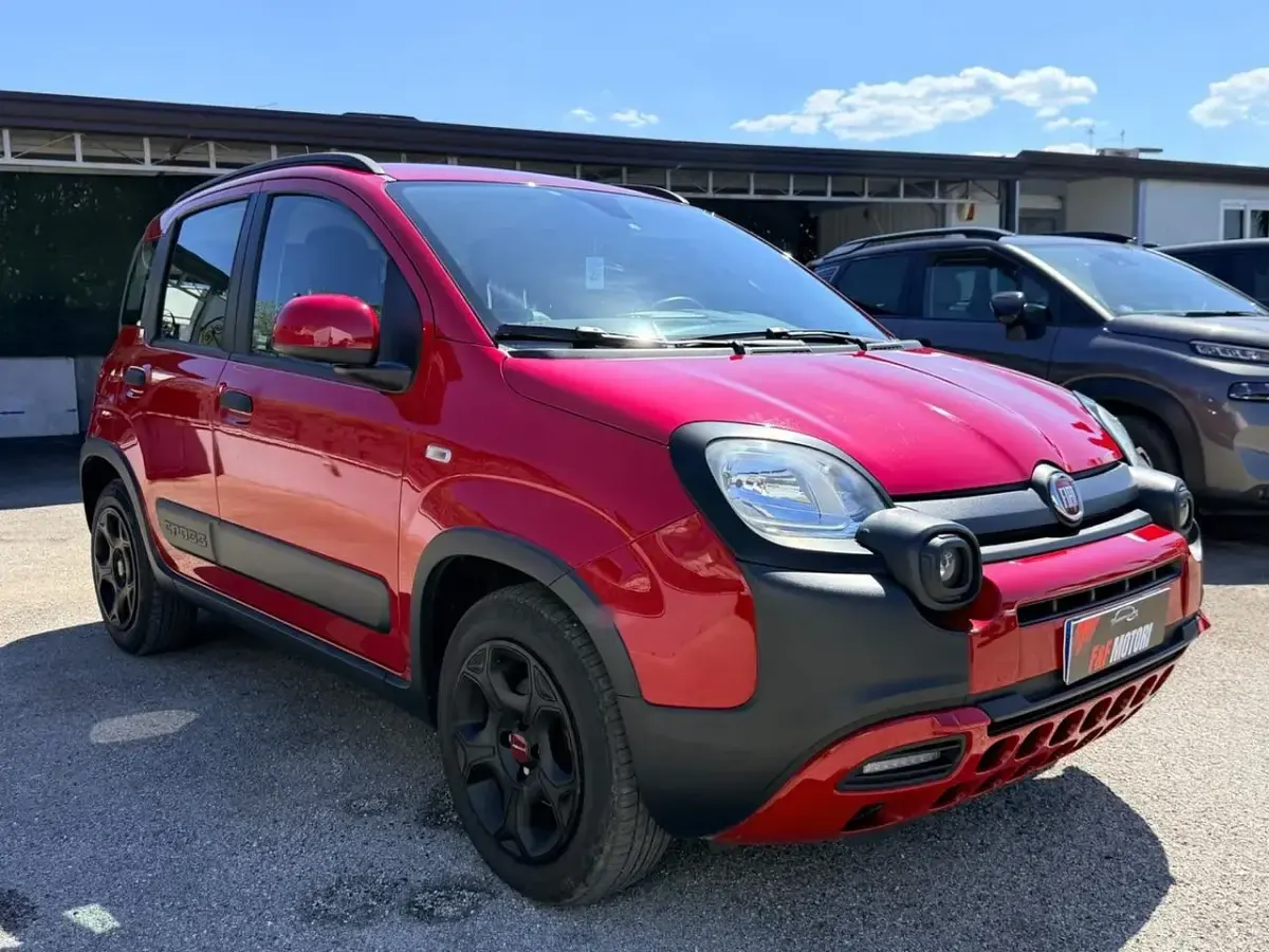 Usata Fiat Panda Cross Cross 70 CV (51 kW) 2022 Rosso Utilitaria
