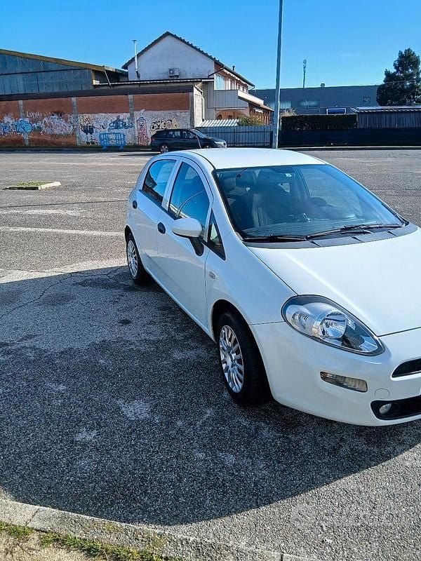 Usata Fiat Grande Punto 69 CV (50 kW) 2016 Utilitaria