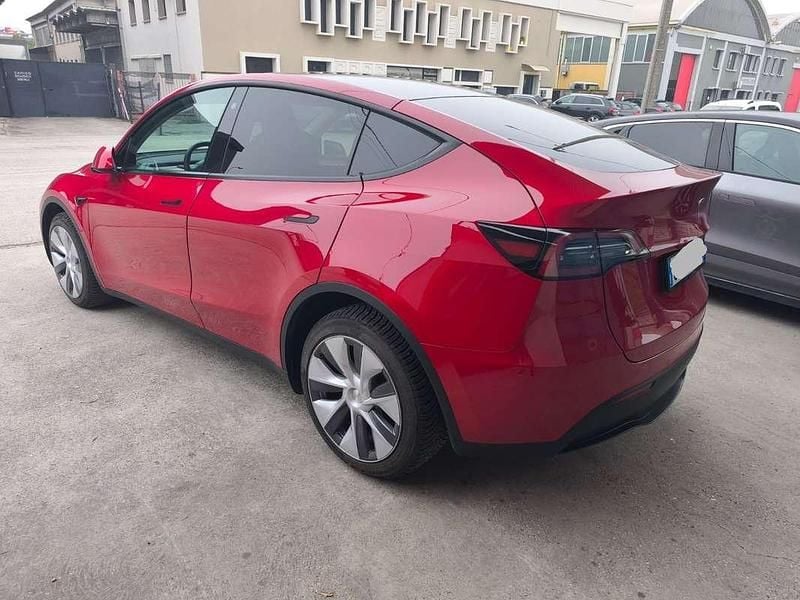 Usata Tesla Model Y 152 kW (208 CV) 2022 Rosso SUV