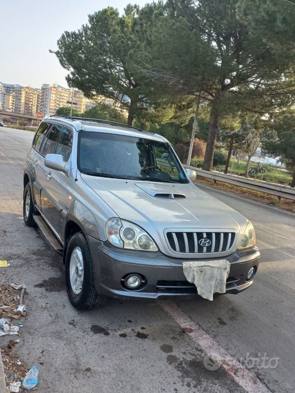 Grigio Usata 2003 Hyundai Terracan SUV | 5000 € (Buon prezzo) - Immagine 1/4