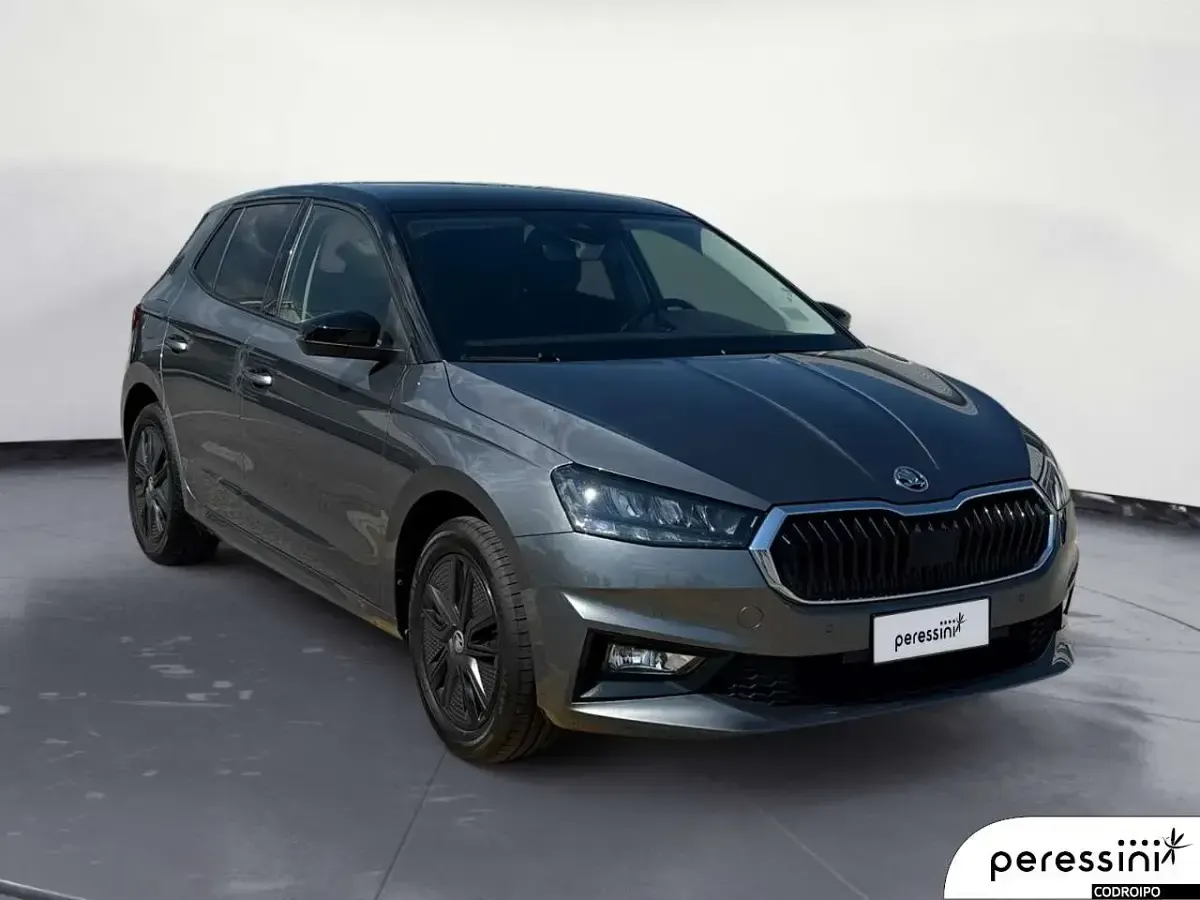 Usata Skoda Fabia Selection 95 CV (69 kW) 2025 Grigio graphite metallizzato n Utilitaria