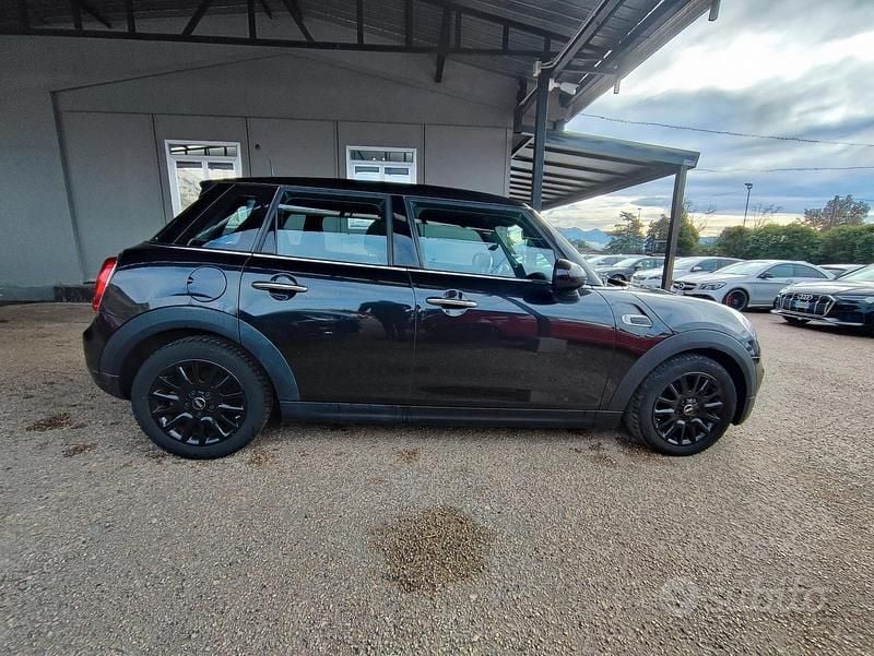 Usata Mini Cooper D Business 116 CV (85 kW) 2015 Nero Utilitaria