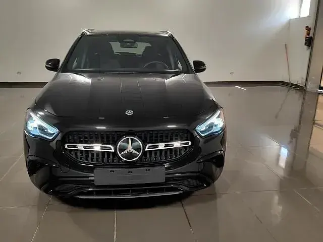 Usata Mercedes GLA200 Advanced Plus 150 CV (110 kW) 2024 Nero SUV