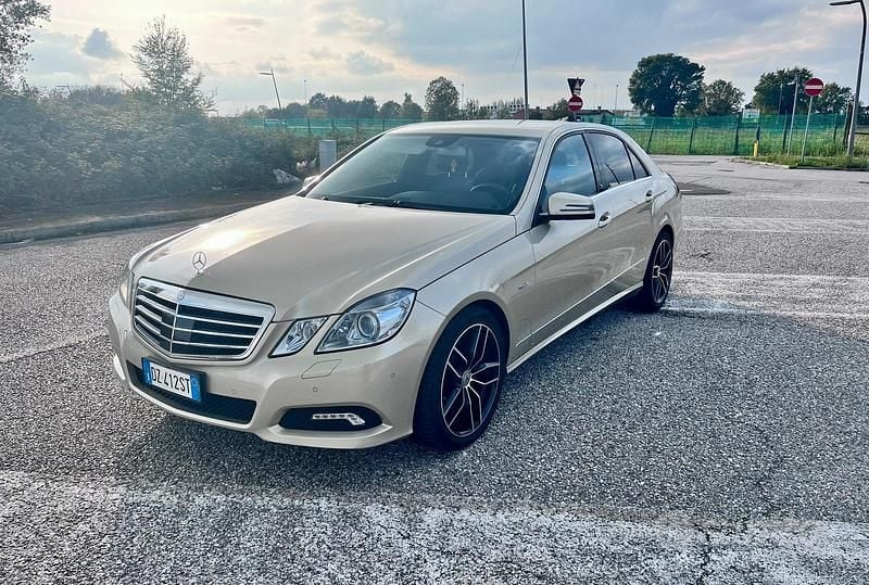 Usata Mercedes E350 Elegance 231 CV (169 kW) 2010 Giallo Berlina