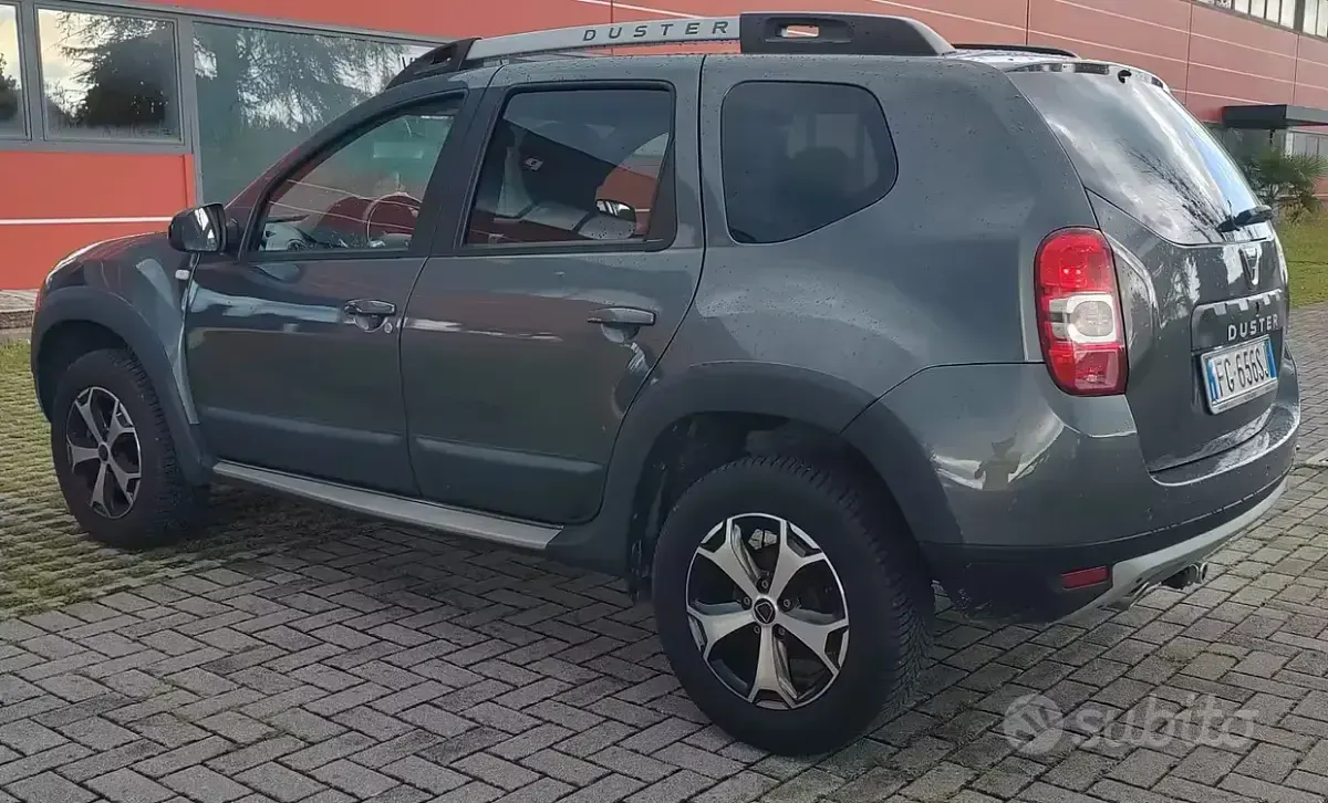 Usata Dacia Duster 109 CV (80 kW) 2017 Grigio SUV