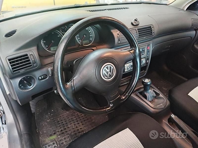 Usata VW Passat 2004 Grigio Berlina
