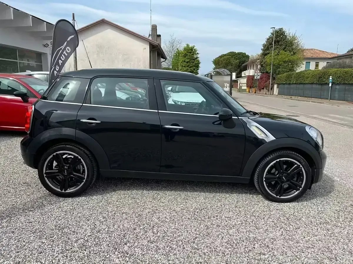 Usata Mini Cooper D Countryman Business 111 CV (81 kW) 2014 Nero SUV