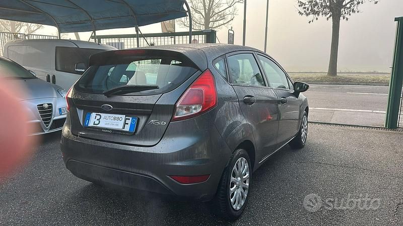 Usata Ford Fiesta Titanium 60 CV (44 kW) 2016 Grigio Berlina