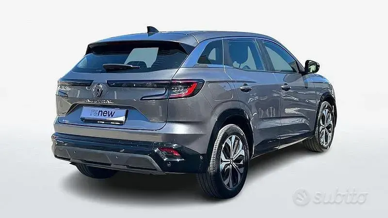 Usata Renault Austral Equilibre 131 CV (96 kW) 2023 Grigio scuro SUV