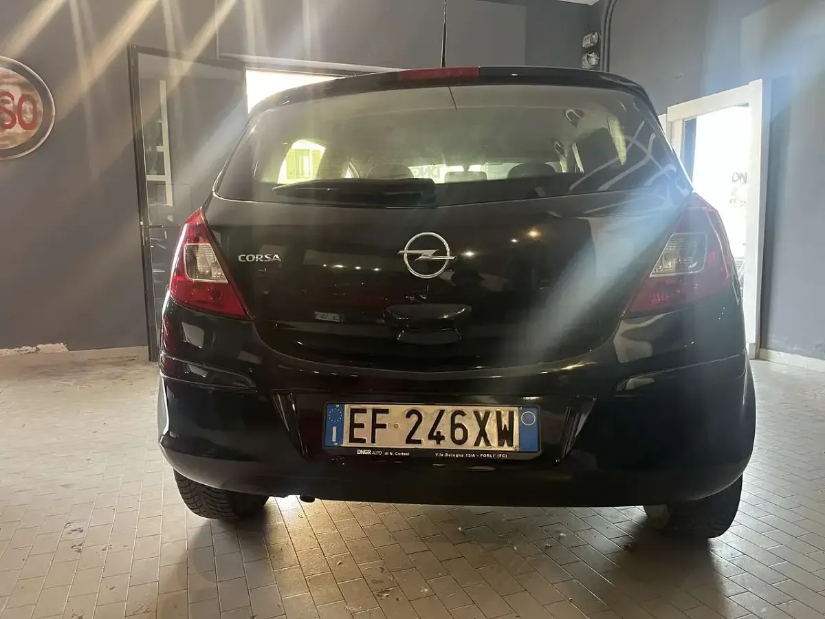 Usata Opel Corsa Cosmo 86 CV (63 kW) 2011 Nero Utilitaria