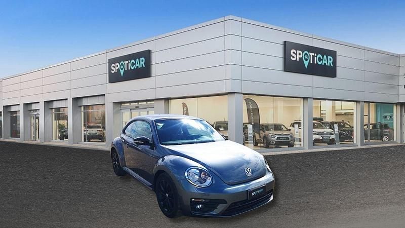 Usata VW Beetle Design 110 CV (80 kW) 2018 Grigio tetto nero Utilitaria