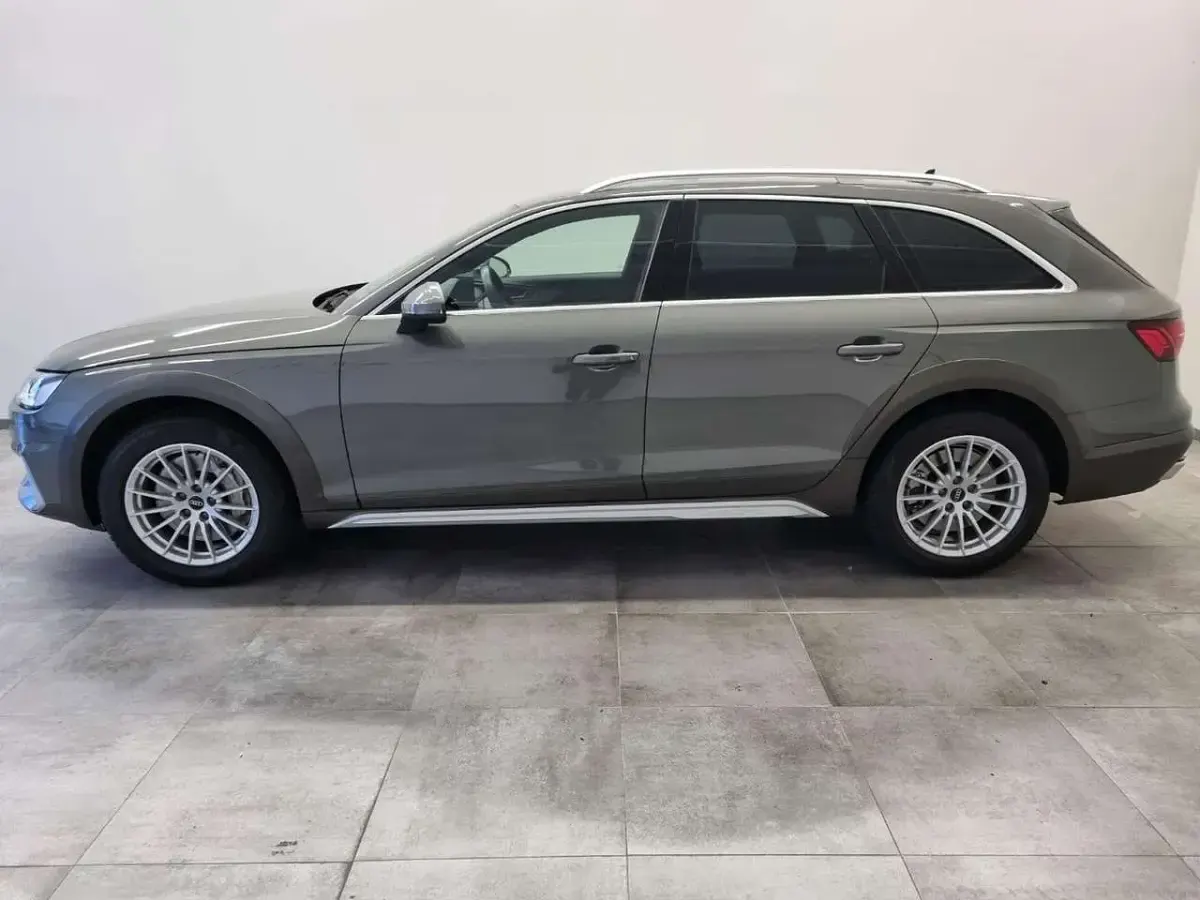 Usata Audi A4 Allroad Business 286 CV (210 kW) 2022 Oro Station wagon