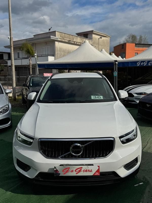 Usata Volvo XC40 Momentum 150 CV (110 kW) 2020 Bianco SUV